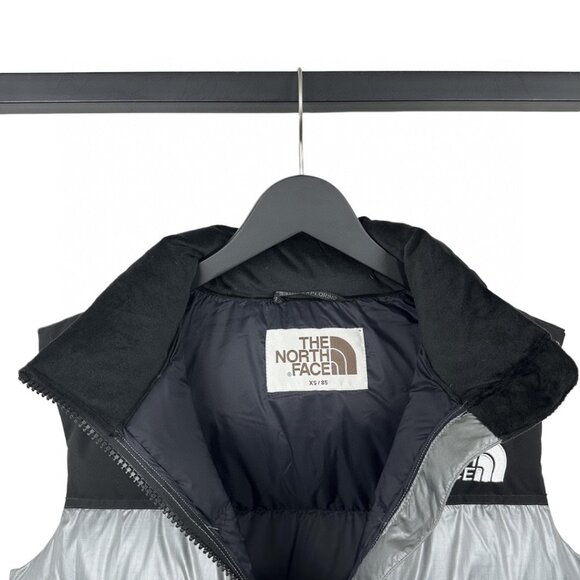 The North Face Unisex Metallic Silver Vest Coats - Picture 9 of 9